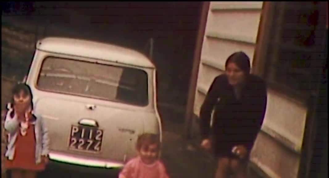 Dalla testa ai piedi (De la tête aux pieds)